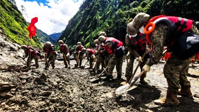 Nepal Flash Flood: মর্গে জায়গা নেই আর,গন সৎকারের পথে নেপাল সরকার!